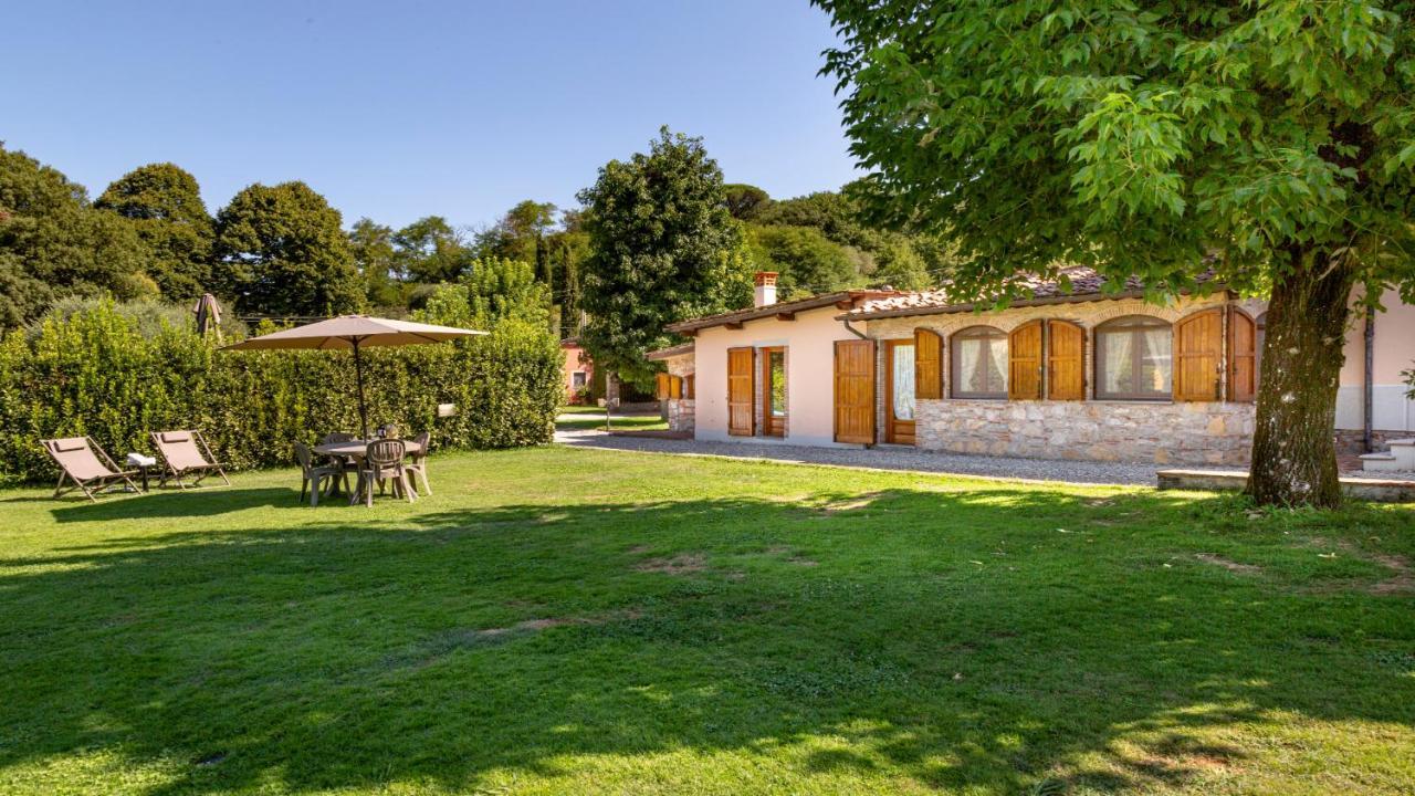 Il Cottage Di Patrizia Lucca Eksteriør bilde