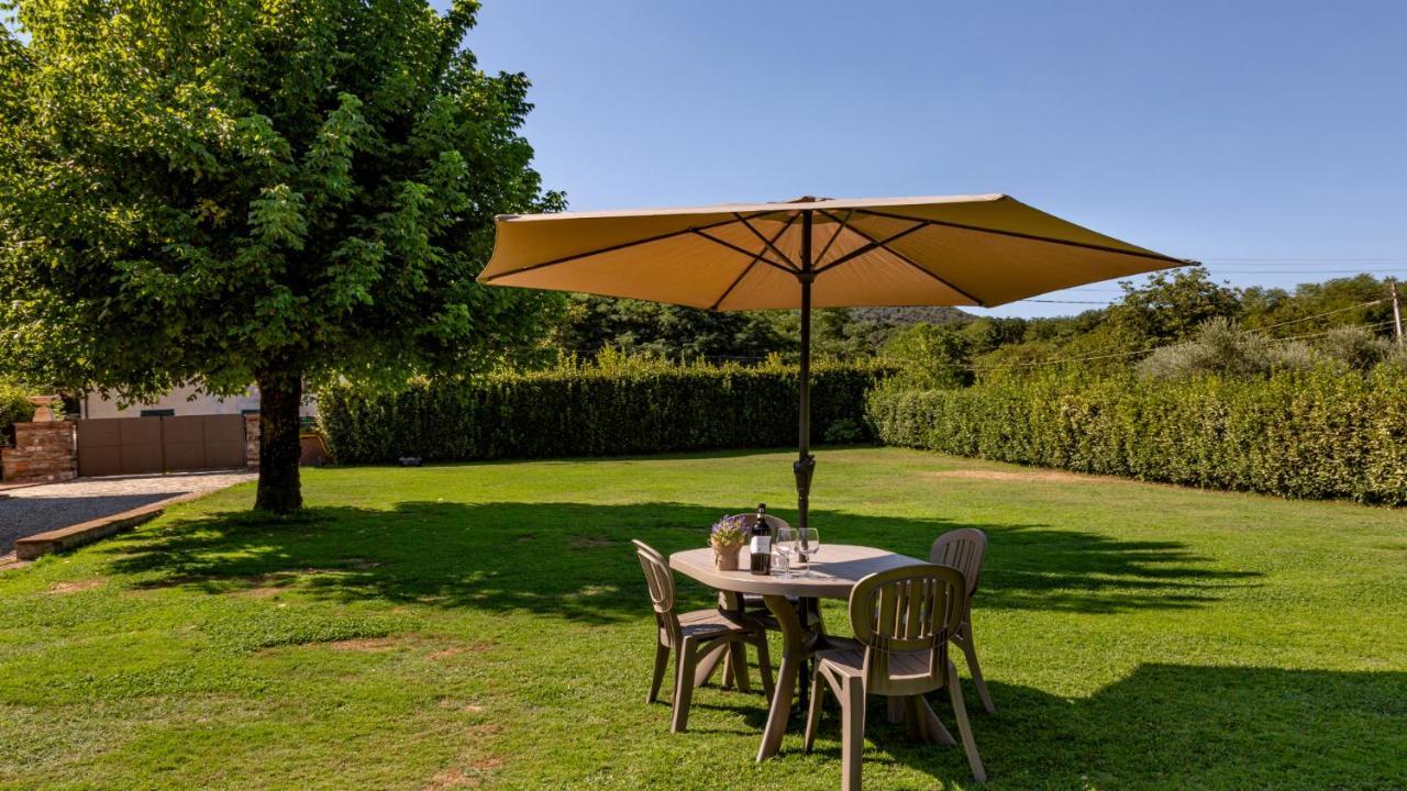 Il Cottage Di Patrizia Lucca Eksteriør bilde